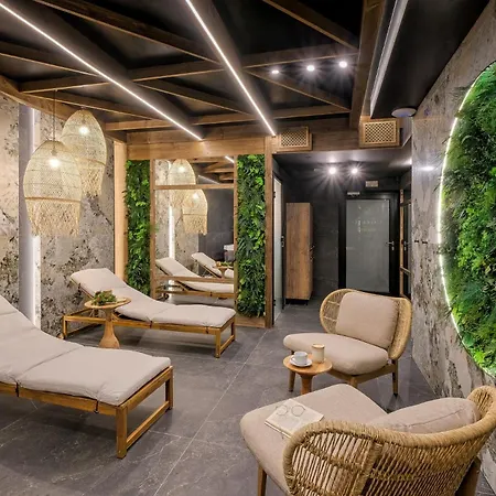 Ski, Odkryj-bialke 3*